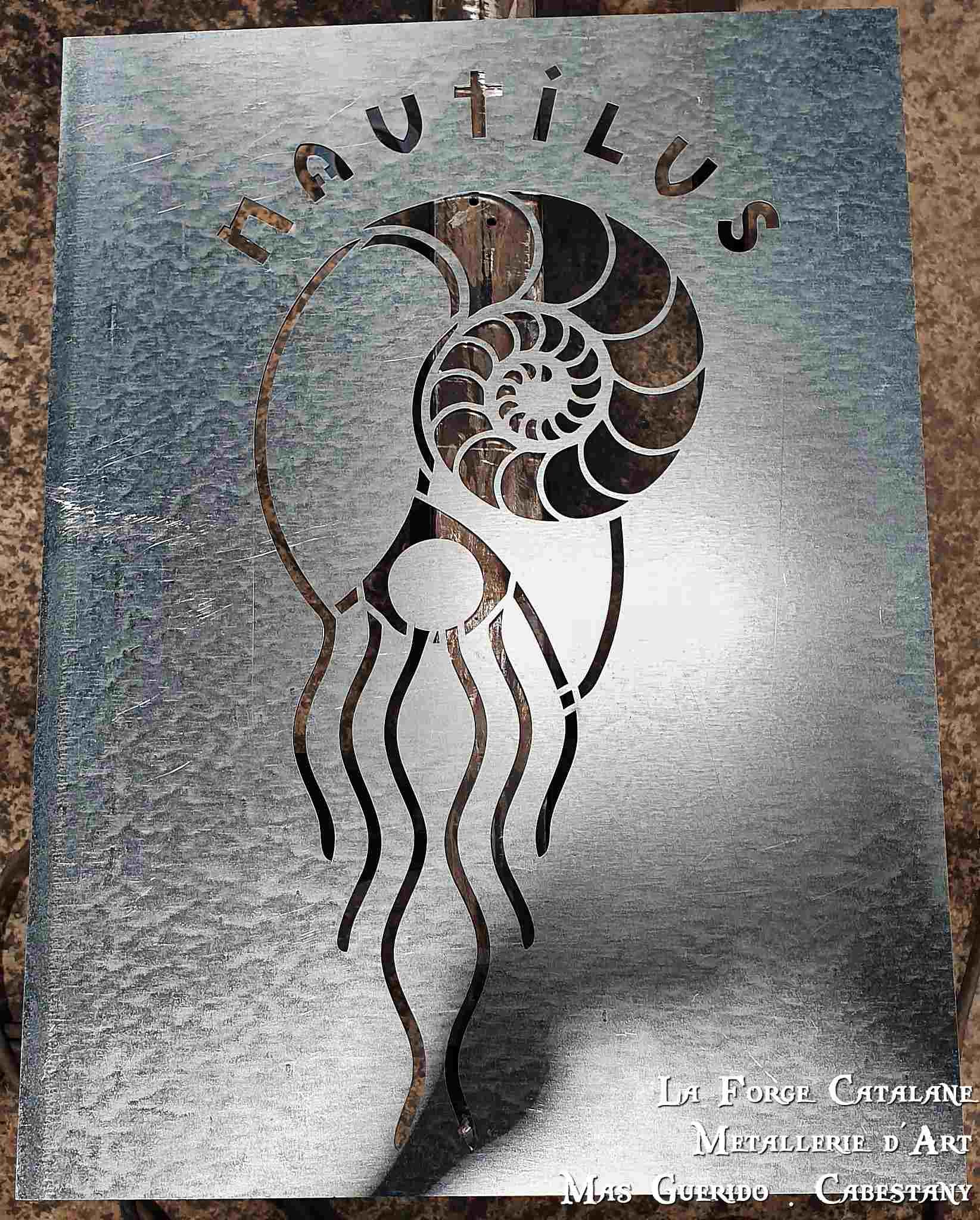 applique avec decoupe laser forge catalane.jpg